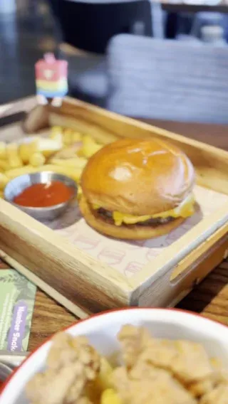 The best summer memories are made around the table ☀️

Whether it's breakfast before a day out, lunch in the sunshine or dinner after a busy day with the kids, we've got everything you need.

We've also passed the recent VAT reduction directly on to our guests, making family meals even better value throughout the summer holidays!

Book your table using the link in our bio 📲
